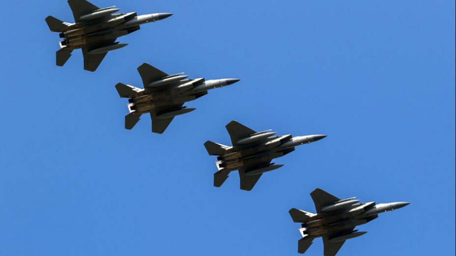 (c) VanderWolf Images - Shutterstock