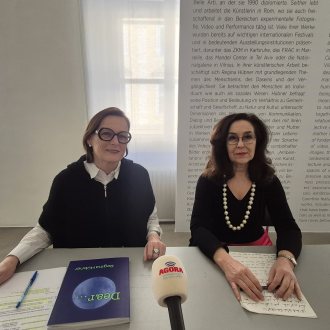 Bild zu:Regina Hübner „Dear …“