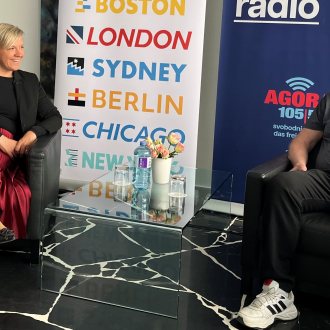 (c) Gabriel Lipu&scaron;