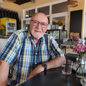 Bild zu:Karl Neubauer: Čez mejo po prijateljstvo in na kavo