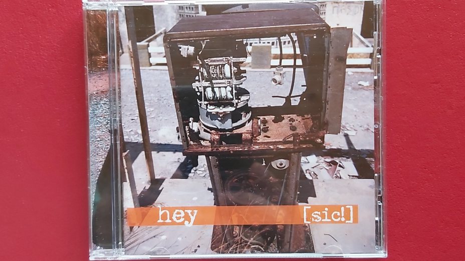Hey - [sic!] (2001)