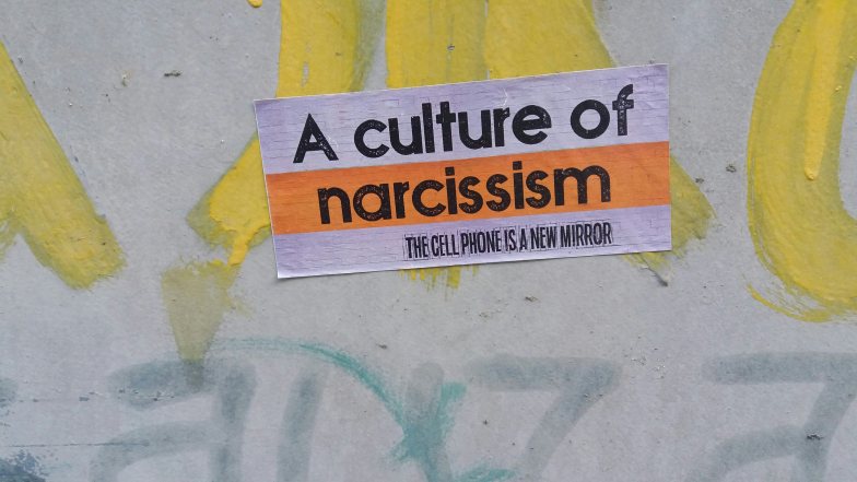 Bild zu: Porast narcisizma v sodobni družbi