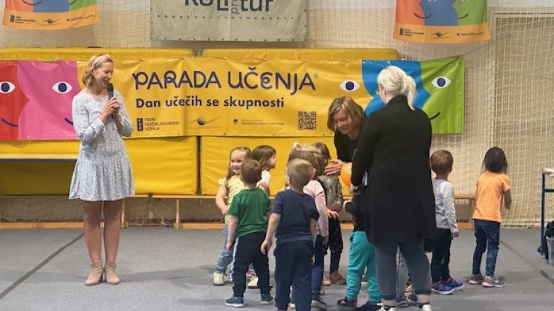 Bild zu: Parada učenja v Gornji Radgoni I Parade des Lernens in Oberradkersburg