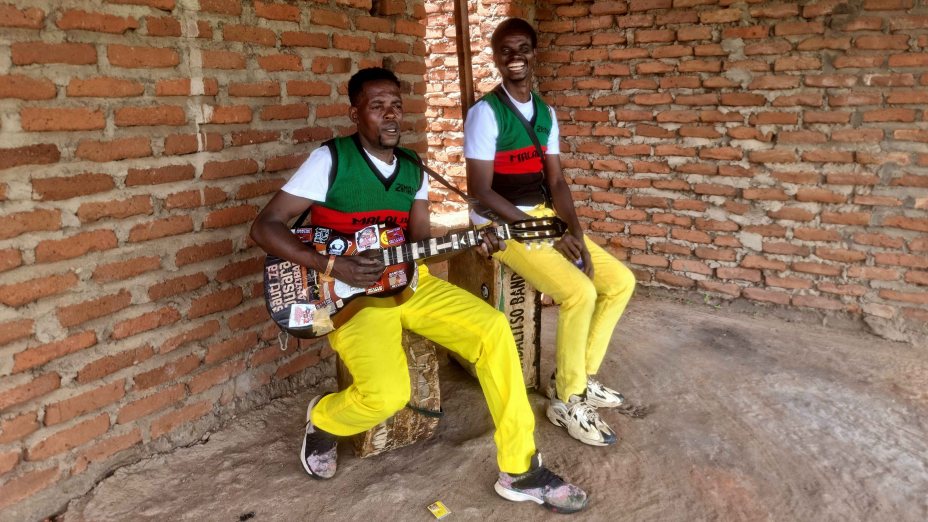 Madalitso Band - Ma Gitala 