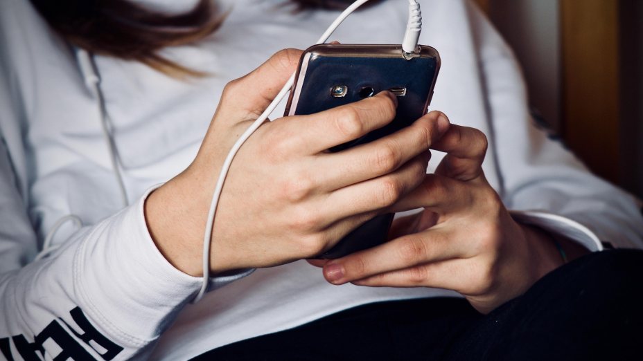 Digitale Kindheit. Medienkonsum und psychosoziale Gesundheit