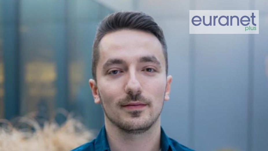 (c) Viktor Strauch