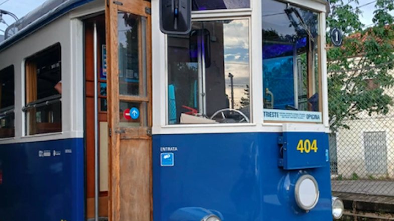Bild zu: Die blaue Straßenbahn