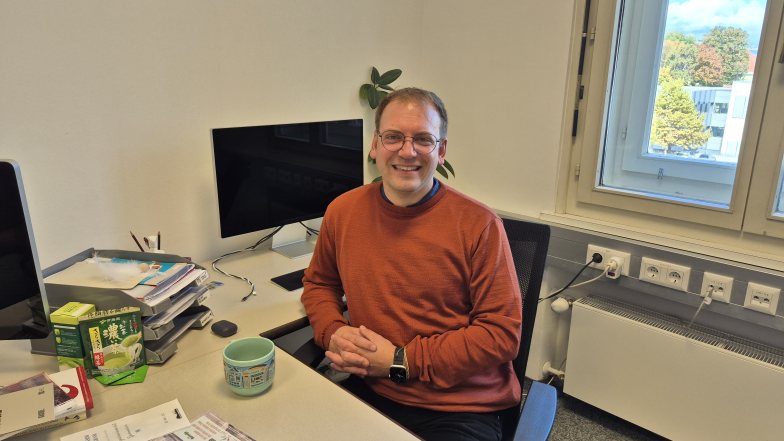 Bild zu: Dr. Daniel Wutti o vključujočem spomeniku v Borovljah