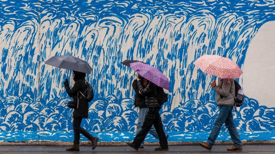 Zwischen Wahrheit und Manipulation. Demokratie unter Druck.