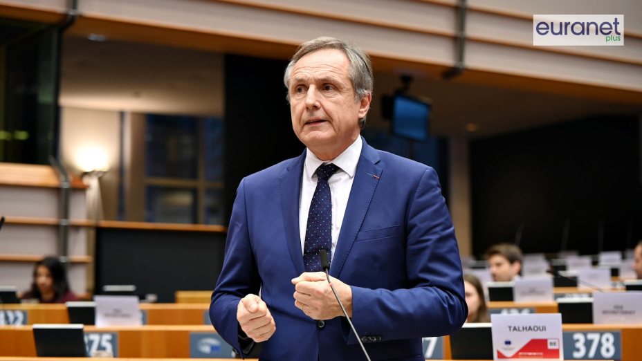 (c) European Committee of the Regions