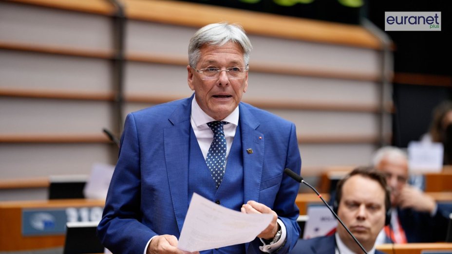 (c) European Committee of the Regions